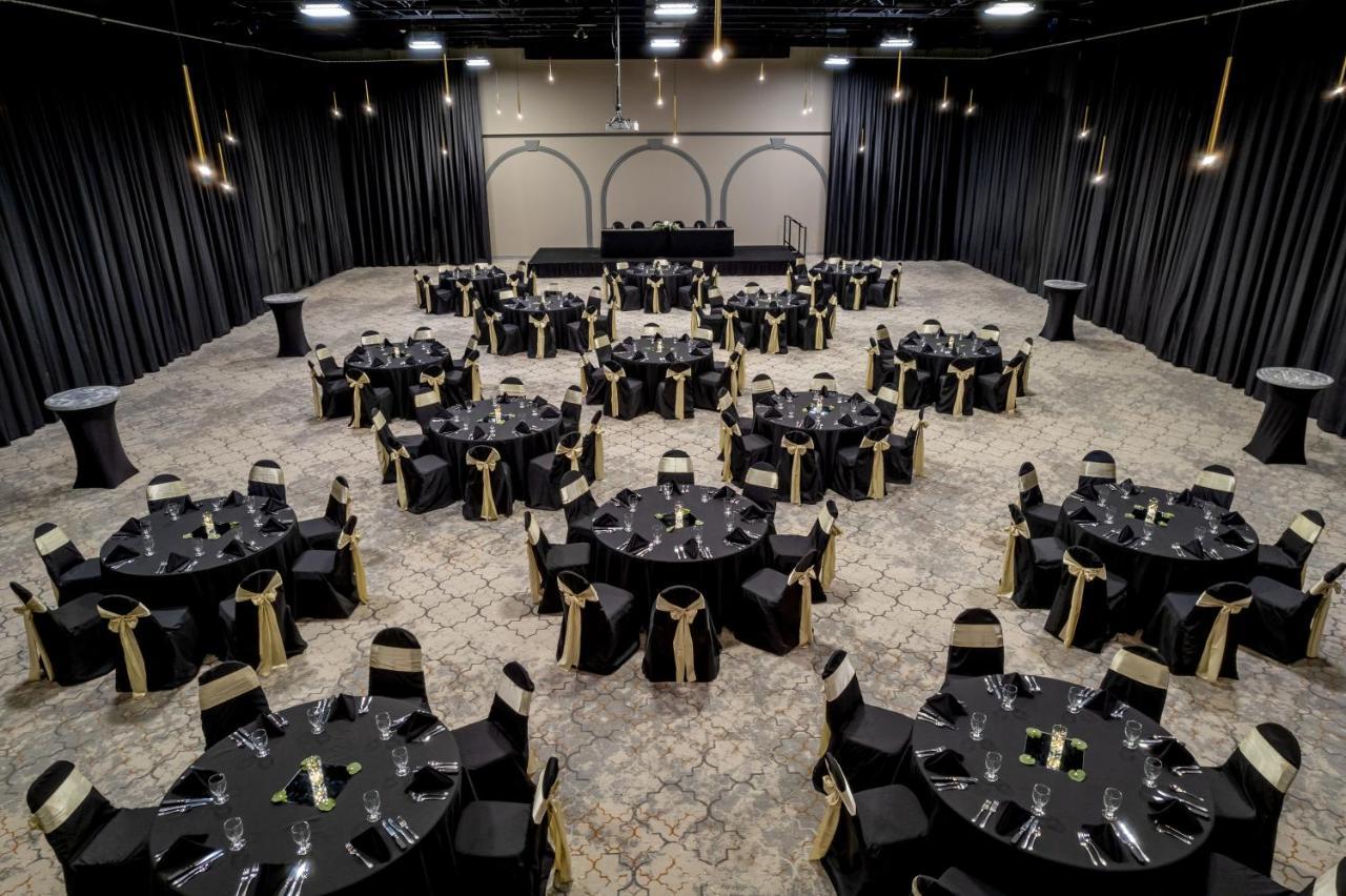 Grand Williston Hotel And Conference Center Zewnętrze zdjęcie