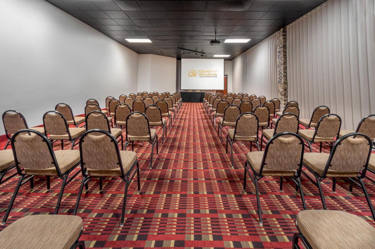 Grand Williston Hotel And Conference Center Zewnętrze zdjęcie