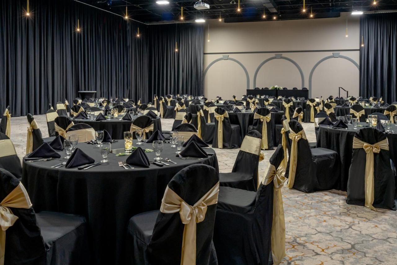Grand Williston Hotel And Conference Center Zewnętrze zdjęcie